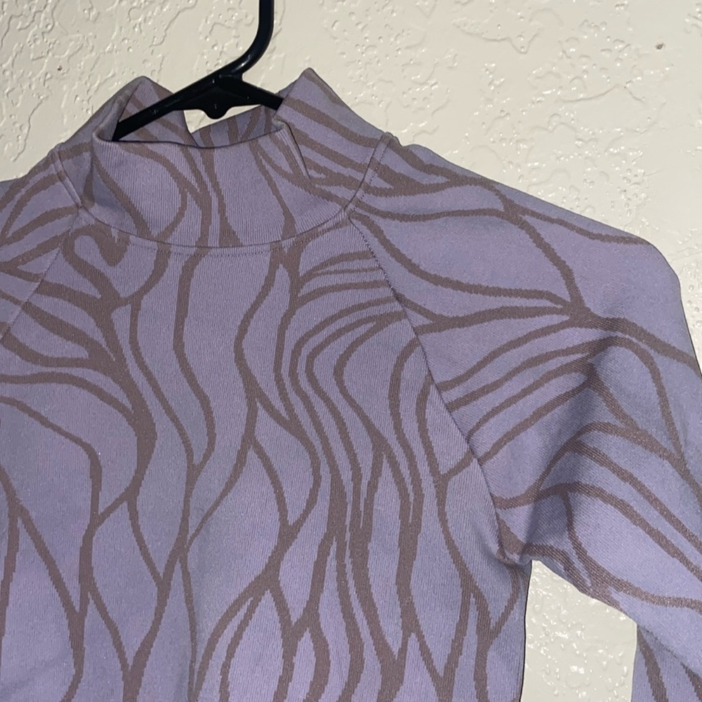 Fabletics Long Sleeve Cropped Workout Top